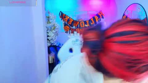 dafne huges online show from October 2025 07:36:02 PM