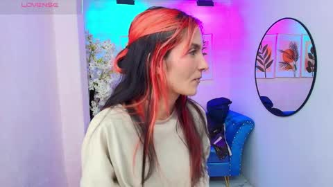 dafne huges online show from November 2025 07:32:02 PM