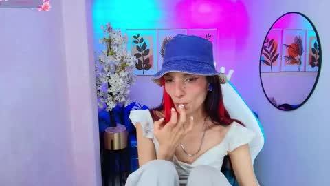 dafne huges online show from November 2025 09:18:01 PM