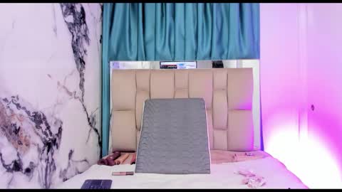 dafne_quenn online show from October 2025 01:19:01 PM