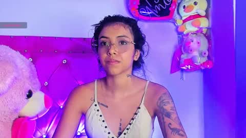 Snapshot of dahiangomezz chatting on February 2025 08:33:01 AM    online show from February 2025 08:33:01 AM