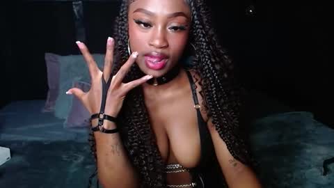 DAHYAN online show from November 2025 02:18:01 PM