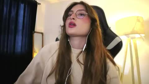 Lauren            online show from December 2025 01:50:02 PM