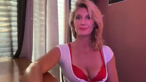 Daisy137 online show from December 2025 08:58:01 PM