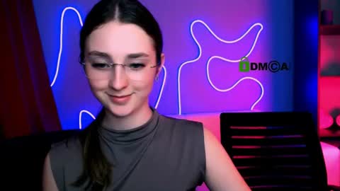 Little Di online show from June 2026 09:35:01 PM