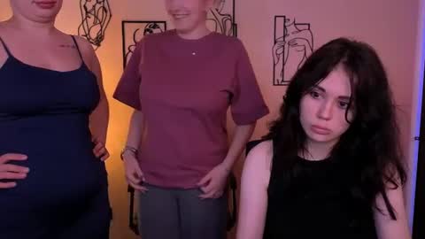 Little Di online show from July 2026 12:45:01 AM