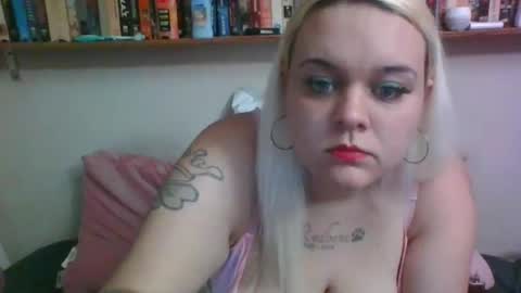 Snapshot of daisytucson chatting on December 2024 07:38:02 PM DaisyTucson online show from December 2024 07:38:02 PM