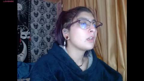    --  -- help me reach 100 hands up  online show from October 2025 06:26:02 AM