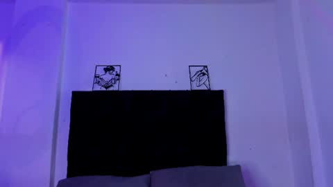 dakostelee1_ online show from July 2026 11:00:02 PM