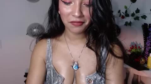 Caroliina online show from October 2025 09:09:02 PM