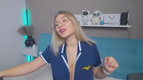 dakotaliss online show from February 2025 11:18:02 AM