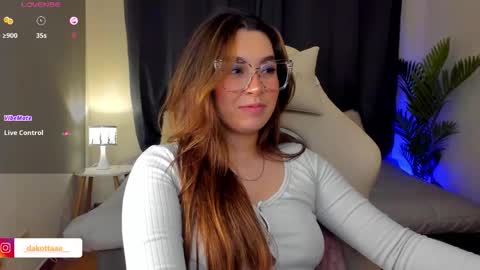 Snapshot of dakottaa__ chatting on October 2025 11:04:02 PM dakottaa__ online show from October 2025 11:04:02 PM