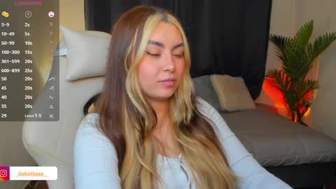 Snapshot of dakottaa__ chatting on May 2026 11:01:04 PM dakottaa__ online show from May 2026 11:01:04 PM