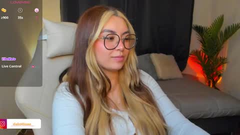 Snapshot of dakottaa__ chatting on May 2026 11:12:03 PM dakottaa__ online show from May 2026 11:12:03 PM