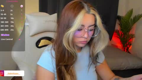 Snapshot of dakottaa__ chatting on May 2026 12:05:01 AM dakottaa__ online show from May 2026 12:05:01 AM