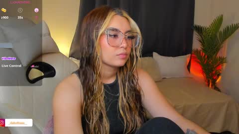 Snapshot of dakottaa__ chatting on May 2026 12:08:01 AM dakottaa__ online show from May 2026 12:08:01 AM