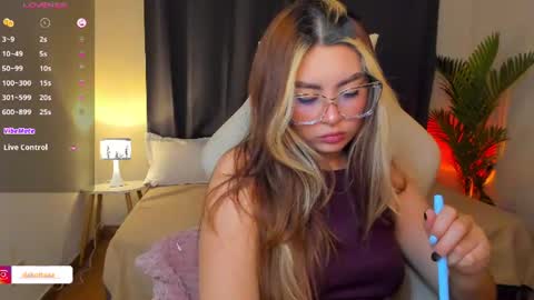 dakottaa__ online show from July 2026 11:42:01 PM
