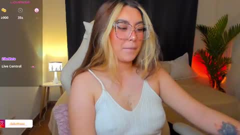 dakottaa__ online show from July 2026 12:05:01 AM