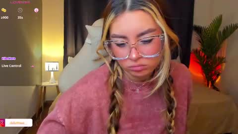dakottaa__ online show from July 2026 01:58:33 AM