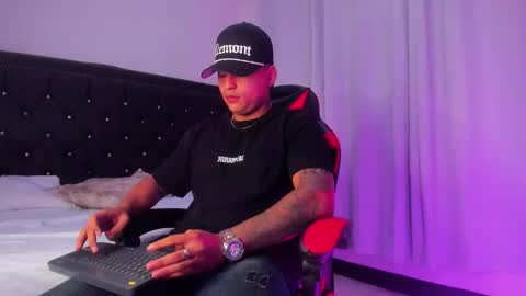 dalasnovoa online show from January 2026 12:53:01 PM