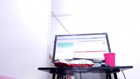 Snapshot of dalia_2 chatting on January 2025 04:21:01 AM Ren online show from January 2025 04:21:01 AM