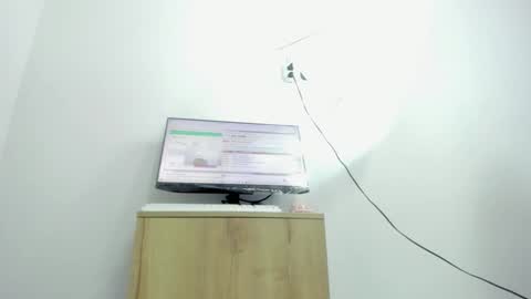 Snapshot of dalia_2 chatting on November 2025 12:19:01 AM Ren online show from November 2025 12:19:01 AM