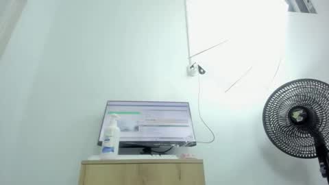 Snapshot of dalia_2 chatting on November 2025 12:16:02 AM Ren online show from November 2025 12:16:02 AM