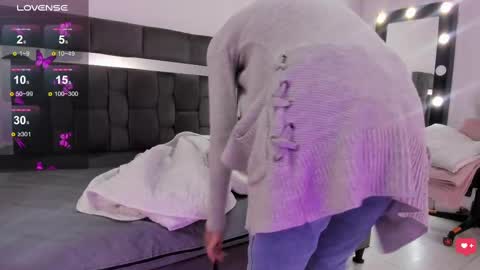 dalia_lux_ online show from October 2025 01:52:01 PM