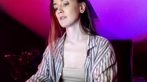 Dalia  online show from December 2024 04:49:01 PM