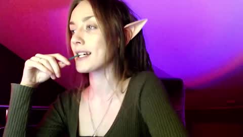 Dalia  online show from December 2024 01:43:02 PM