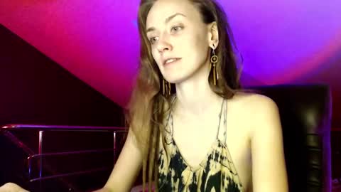 Dalia  online show from January 2025 01:52:01 PM