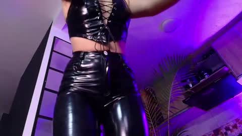 Dalila online show from October 2025 11:30:01 AM
