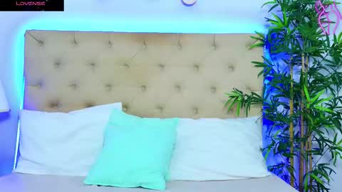 daliyaa_ online show from October 2025 12:58:01 PM