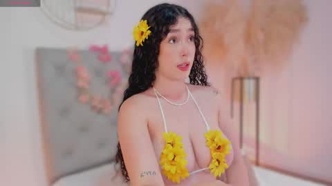 Snapshot of dalylarose chatting on April 2026 01:09:02 PM Dalyla online show from April 2026 01:09:02 PM