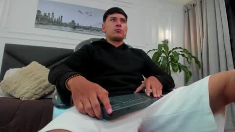 DAMIAN online show from November 2025 10:36:02 AM