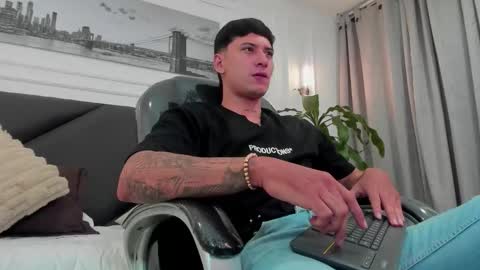 DAMIAN online show from November 2025 10:17:02 AM