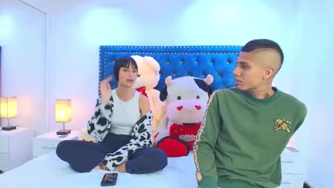 DAMIAN AND ROXANNE.  online show from September 2025 12:39:02 PM