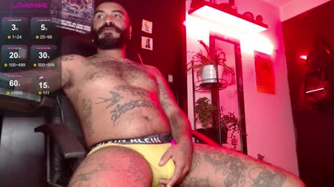 Snapshot of damian_darkside_ chatting on December 2024 01:58:02 AM Damian online show from December 2024 01:58:02 AM