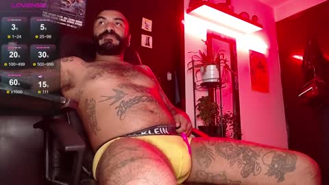 Snapshot of damian_darkside_ chatting on December 2024 02:47:02 AM Damian online show from December 2024 02:47:02 AM