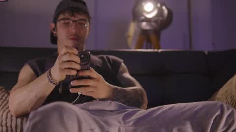 Snapshot of damianow chatting on October 2025 09:59:02 PM insta damn8 -------- online show from October 2025 09:59:02 PM