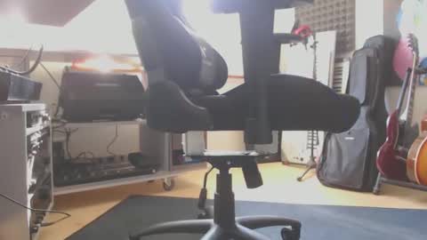 Snapshot of damien_000 chatting on March 2025 11:08:02 AM Ray online show from March 2025 11:08:02 AM