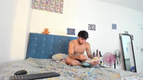 Snapshot of damonxxx1 chatting on January 2025 05:42:02 PM Damon online show from January 2025 05:42:02 PM