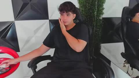 Snapshot of dani_cumboy chatting on September 2025 02:11:02 PM dani_cumboy online show from September 2025 02:11:02 PM