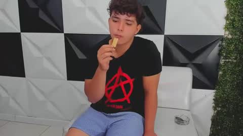 Snapshot of dani_cumboy chatting on October 2025 03:32:01 PM dani_cumboy online show from October 2025 03:32:01 PM