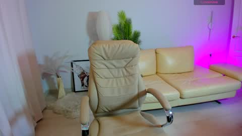 Snapshot of dani_kittys chatting on May 2026 08:40:02 AM dani_kittys online show from May 2026 08:40:02 AM