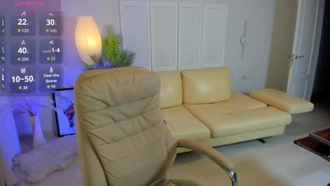 Snapshot of dani_kittys chatting on May 2026 08:22:01 AM dani_kittys online show from May 2026 08:22:01 AM