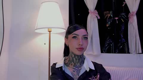 Snapshot of dani_valen chatting on December 2025 12:48:01 AM Dani online show from December 2025 12:48:01 AM