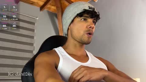 Daniel  online show from December 2025 10:04:02 PM