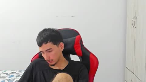 Snapshot of daniel_443 chatting on November 2025 02:54:02 AM DANIEL online show from November 2025 02:54:02 AM