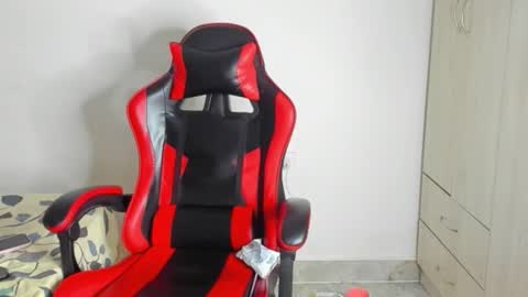 Snapshot of daniel_443 chatting on November 2025 04:52:01 PM DANIEL online show from November 2025 04:52:01 PM